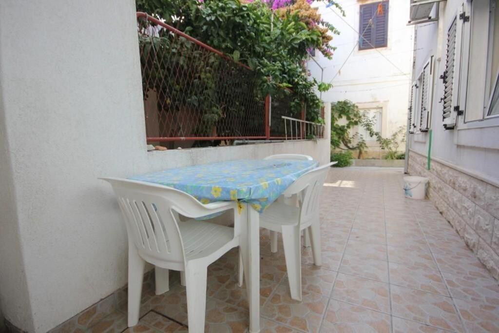 Apartments Zoki - Great Location Close To The Sea Vis Dış mekan fotoğraf