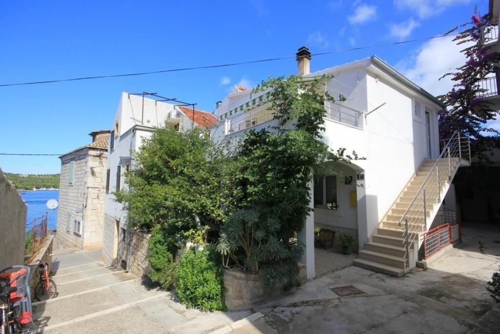 Apartments Zoki - Great Location Close To The Sea Vis Dış mekan fotoğraf